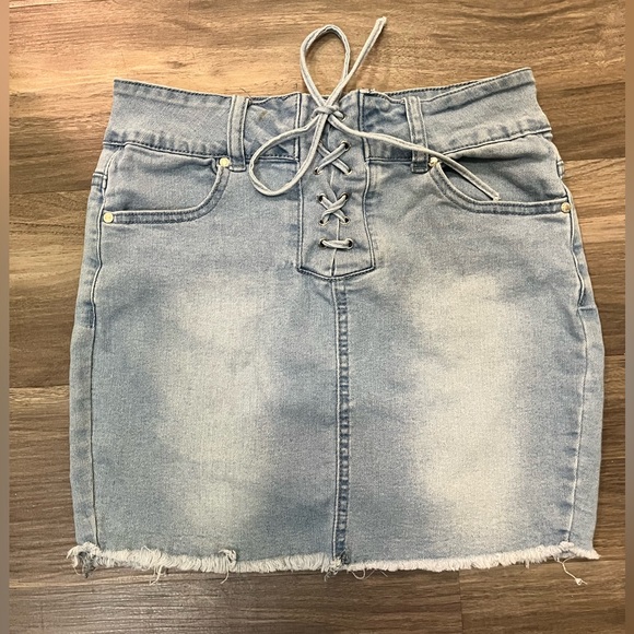 Jean mini skirt with on a size extra small or (03) - Picture 1 of 4